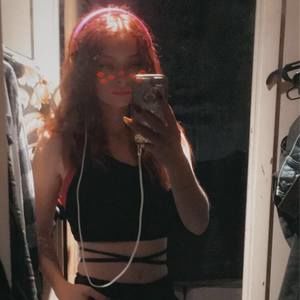 Meet your Posher, Leona